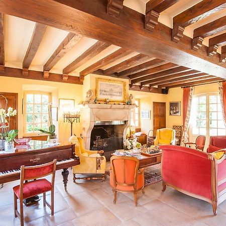 Le Petit Manoir Des Bruyeres Bed & Breakfast Villefargeau Екстериор снимка