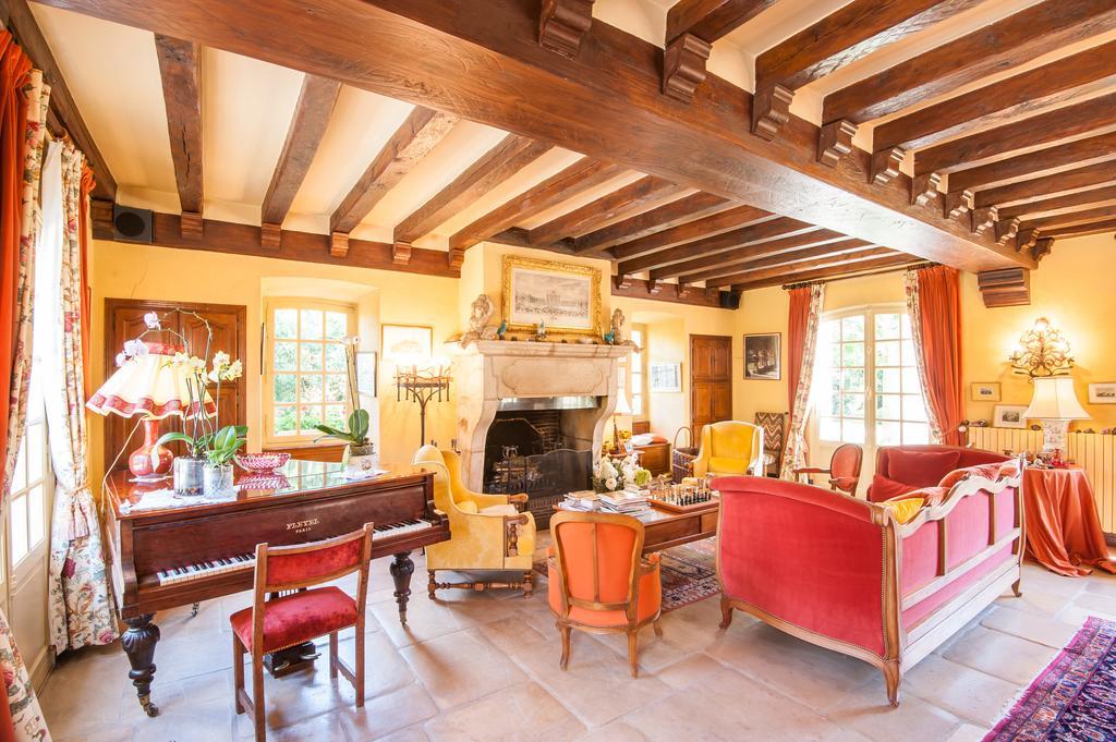 Le Petit Manoir Des Bruyeres Bed & Breakfast Villefargeau Екстериор снимка