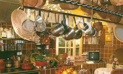 Le Petit Manoir Des Bruyeres Bed & Breakfast Villefargeau Екстериор снимка