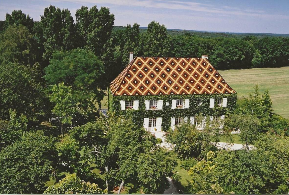 Le Petit Manoir Des Bruyeres Bed & Breakfast Villefargeau Екстериор снимка
